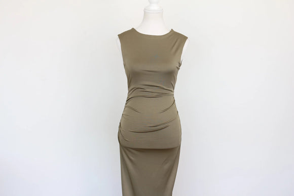 Arlow green sleeveless form-fitting ruched backless maxi dress - S