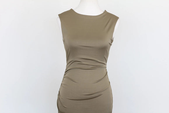 Arlow green sleeveless form-fitting ruched backless maxi dress - S