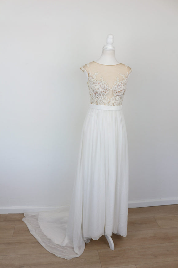 Bride & Co. Soft White Wedding Dress, Including Veil - 2/XS