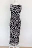 Black and white patterned sleeveless form-fitting maxi dress - M-2