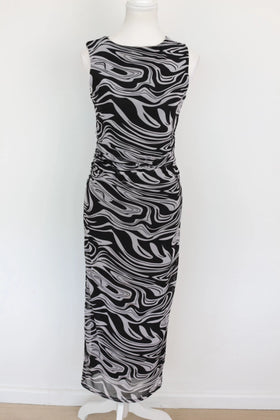 Black and white patterned sleeveless form-fitting maxi dress - M - 0