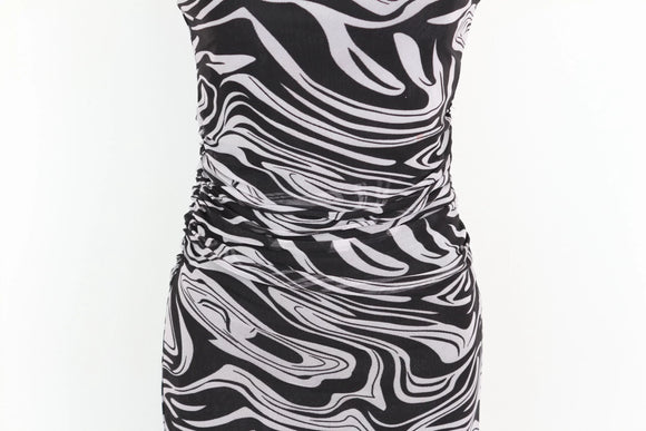 Black and white patterned sleeveless form-fitting maxi dress - M