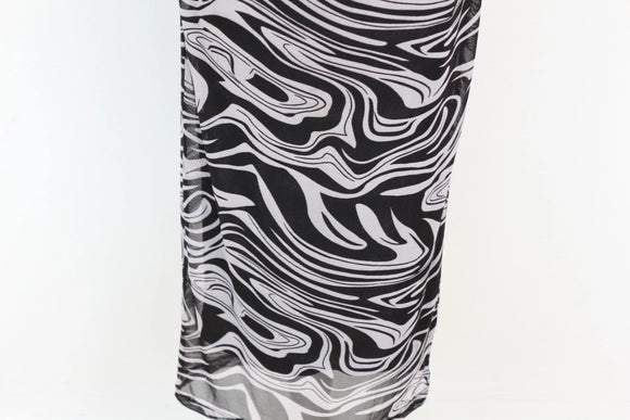 Black and white patterned sleeveless form-fitting maxi dress - M