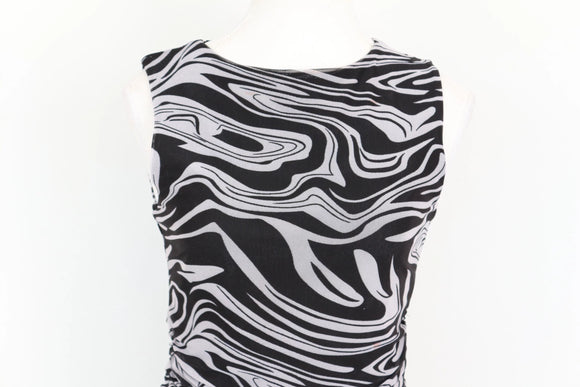 Black and white patterned sleeveless form-fitting maxi dress - M
