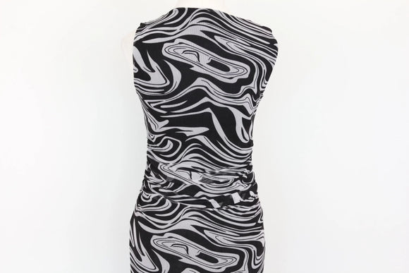 Black and white patterned sleeveless form-fitting maxi dress - M