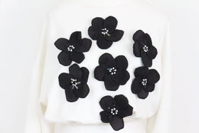 White jersey with cinched waist and black beaded flowers - M - 0