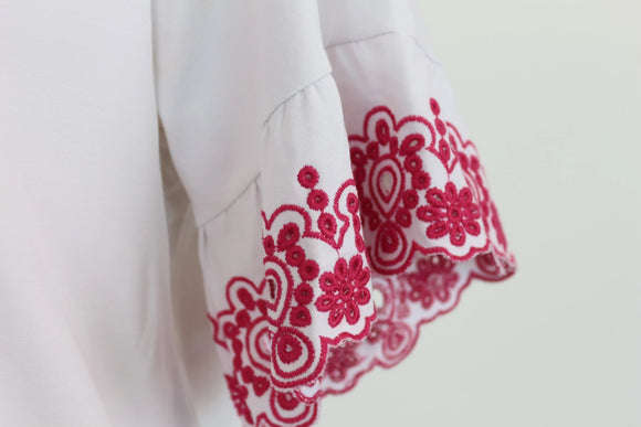 Poetry white t-shirt with pink embroidery - S