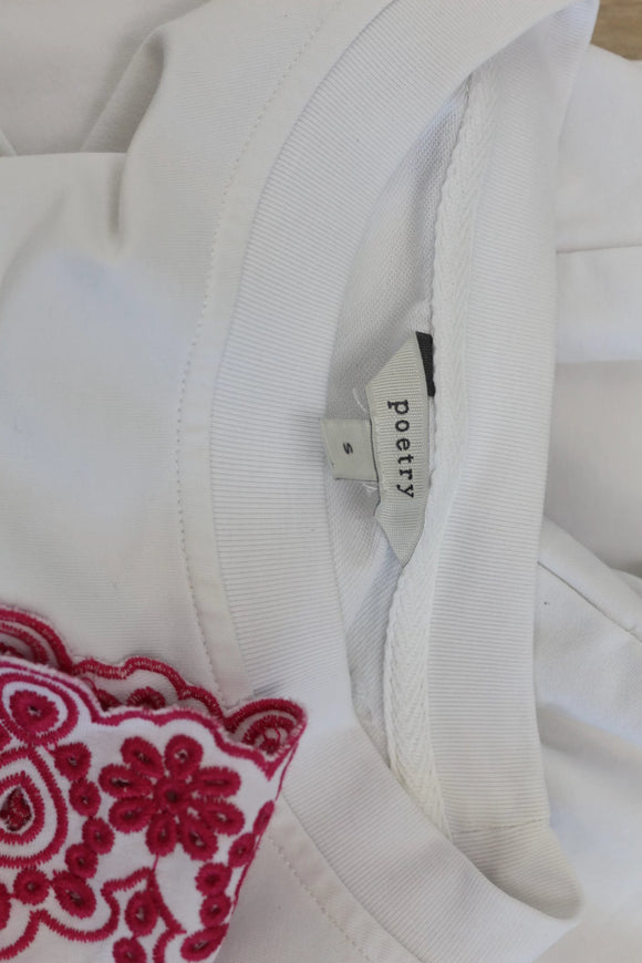 Poetry white t-shirt with pink embroidery - S