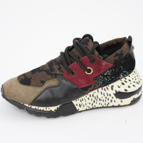 Steve Madden Sneakers – Size 4