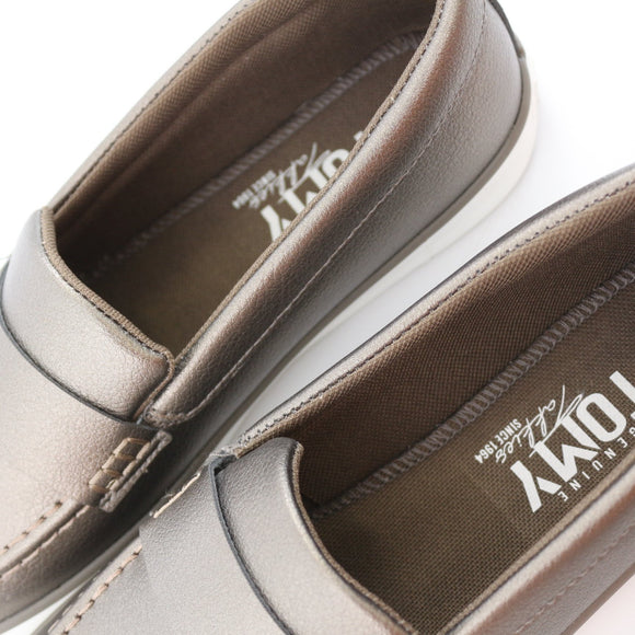 Tomy Loafers – Size 6
