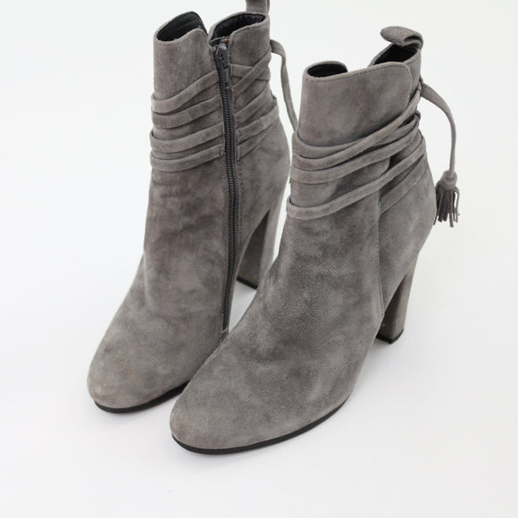 Steve Madden Genuine Suede Booties – Size 4