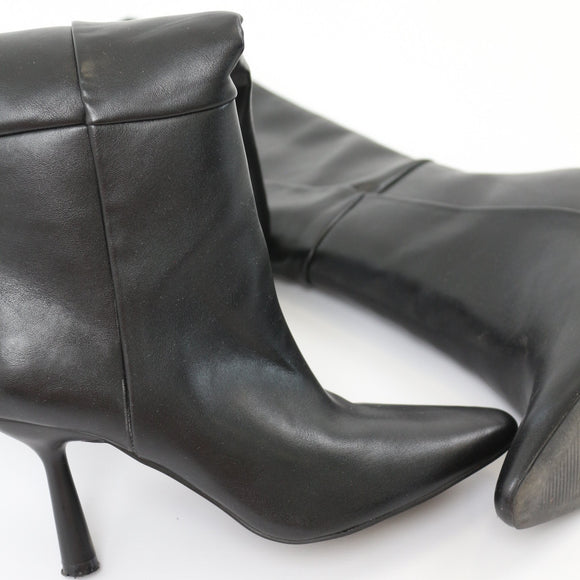 Poetry Black Pointed Knee-High Boots – Size 4