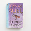 The Valley of Horses by Jen M. Auel-1