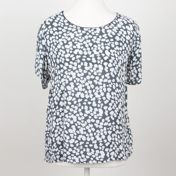 Grey Hibiscus Floral Print Short-Sleeve Top – Size L