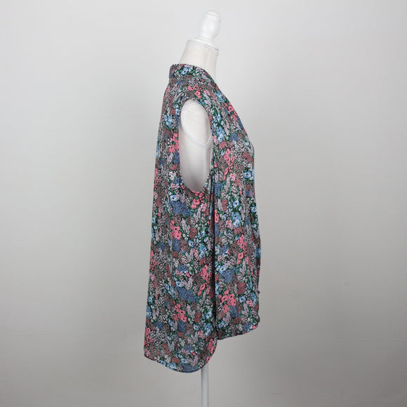 Contempo Dark Floral Meadow Print Sleeveless V-Neck Chiffon Blouse – Size 18