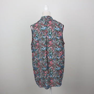 Contempo Dark Floral Meadow Print Sleeveless V-Neck Chiffon Blouse – Size 18 - 0