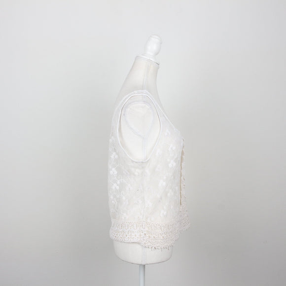 Cream Floral Crochet Lace Overlay Scoop-Neck Sleeveless Cropped Top – Size L