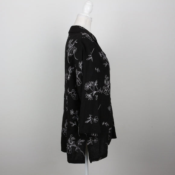 Black White Floral Embroidered Notch Collar Three-Button Relaxed Jacket – Size 18