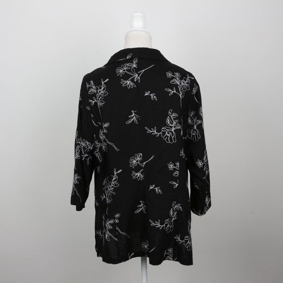 Black White Floral Embroidered Notch Collar Three-Button Relaxed Jacket – Size 18