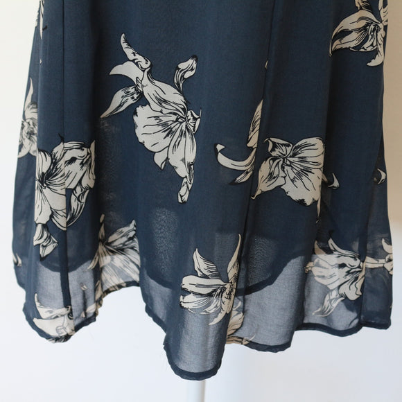 Navy Chiffon Botanical Lily Print Sleeveless Swing Mini Dress – Size XS