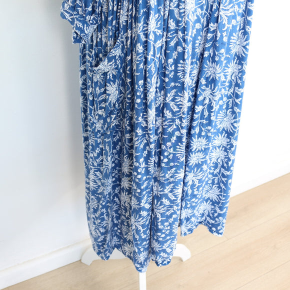 Cornflower Blue Botanical Print Long Sleeve Tiered Smock Midi Dress with Ruffle Pockets – Size M