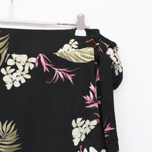 Black Floral Print Mini Skirt | Thrift Find – Size XXL