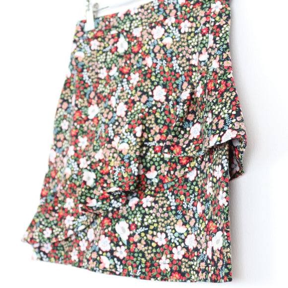 Black Ditsy Floral Ruffle Wrap Mini Skirt – Size 6