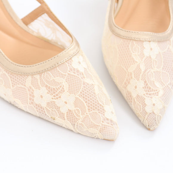 Cream Lace Pointed-Toe Slingback Kitten Heels with Gold Trim – Size 6