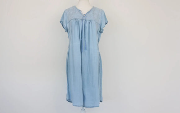 Old Khaki lightweight faded demin dress with embroidery details - 12