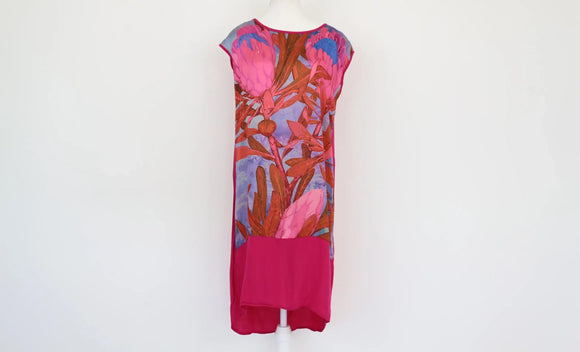 Bright pink floral satin dress - 34
