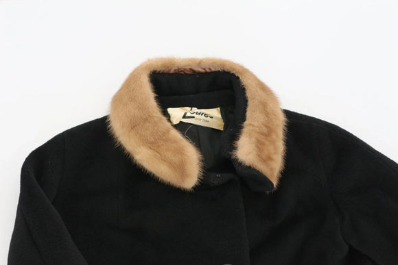 Black vintage coat with big black buttons and fur details - L