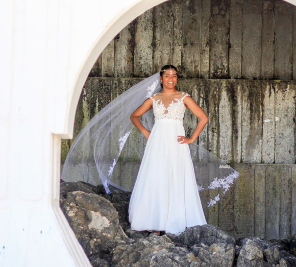 Bride & Co. Soft White Wedding Dress, Including Veil - 2/XS